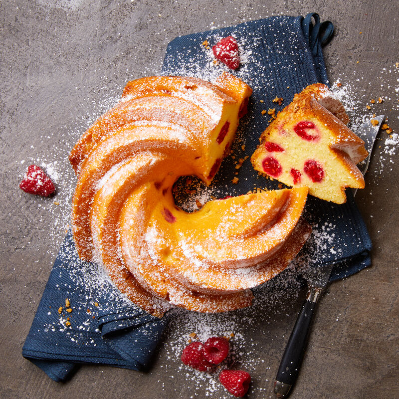   Gâteau aux framboises et fromage blanc Moule fleur en spirale