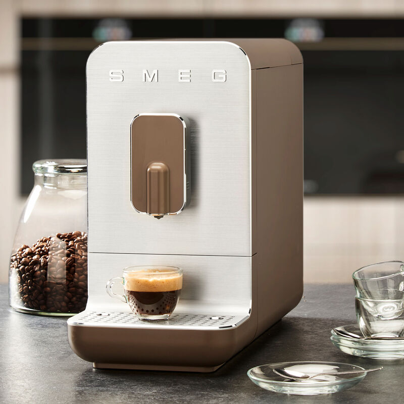 Machine à café automatique SMEG : l'art du café dans un design minimaliste Photo 3