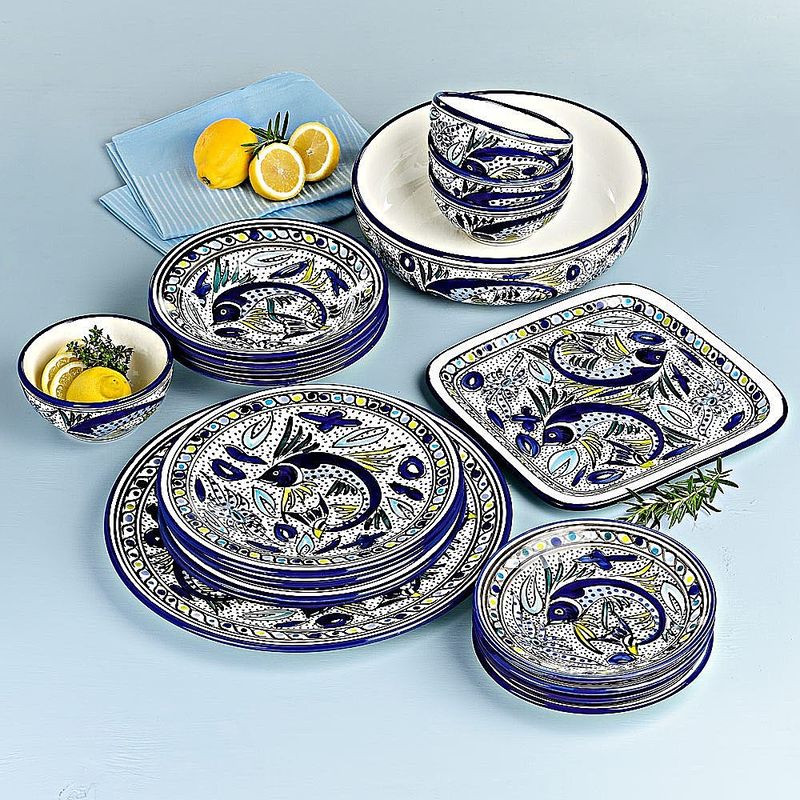 Assiette plate: Les motifs méditerranéens de l'Antique ornent cette vaisselle peinte à la main Photo 2