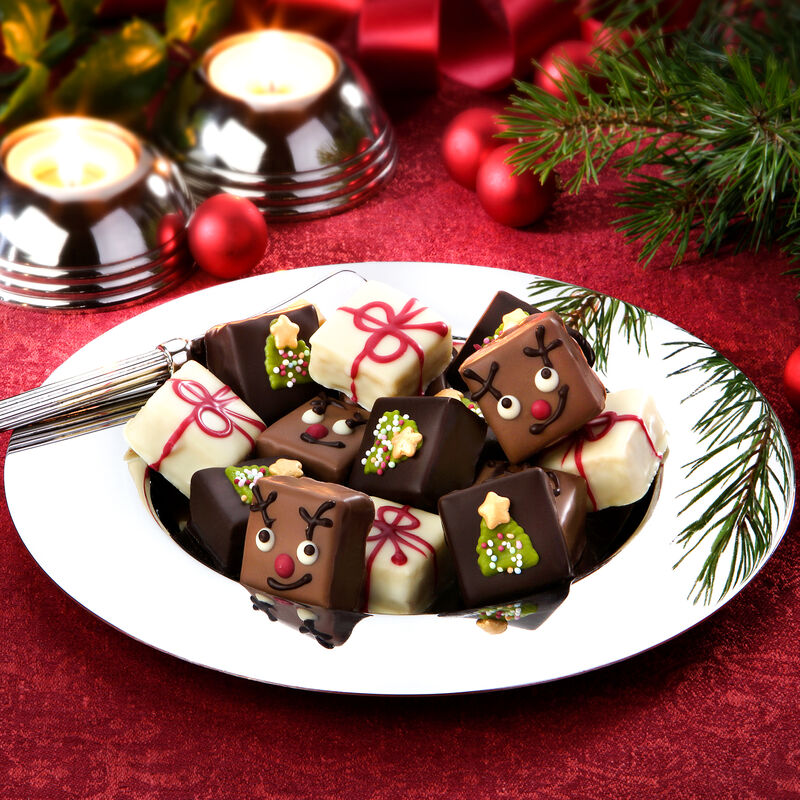 Délicats petits fours, confectionnés à la main, avec décors de Noël Photo 2