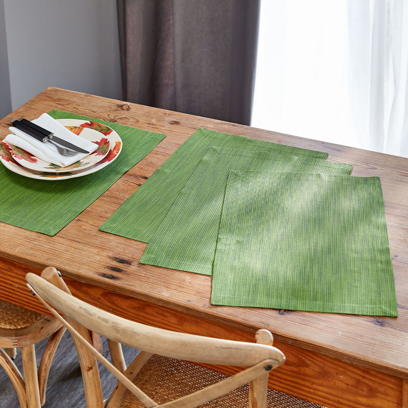 Ce set de table jacquard grand-teint et antitaches brille aux couleurs de l'automne