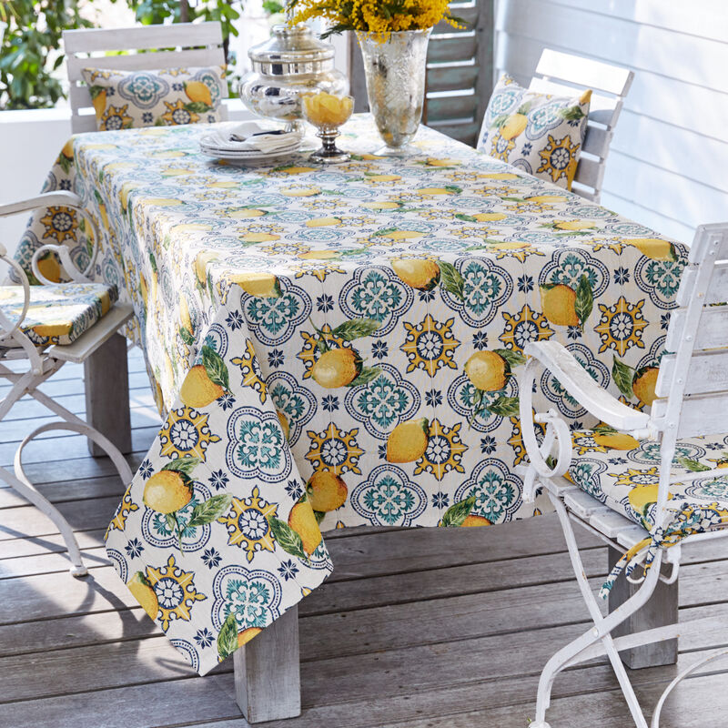 Les nappes ensoleillées aux citrons apportent l'été sur votre table