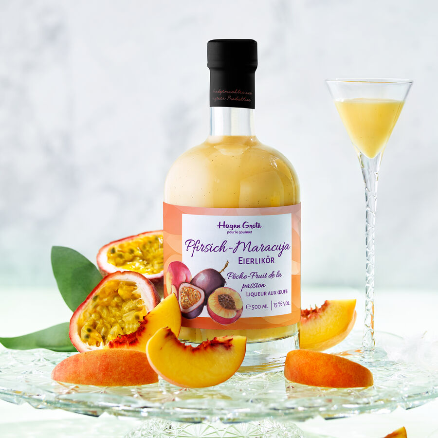 Liqueur aux oeufs à la pêche et au fruit de la passion, fraîche et riche, avec de la véritable