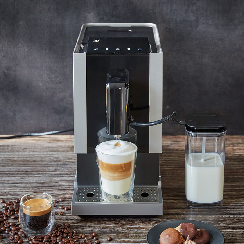 Machine à café compacte et entièrement automatique : spécialités de café fraîchement moulu sur simple pression d'un bouton