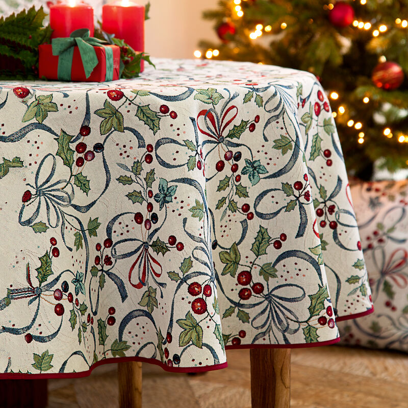 Nappes : tissage Gobelin pour un linge de table enchanteur aux motifs hivernaux de baies, feuilles et rubans