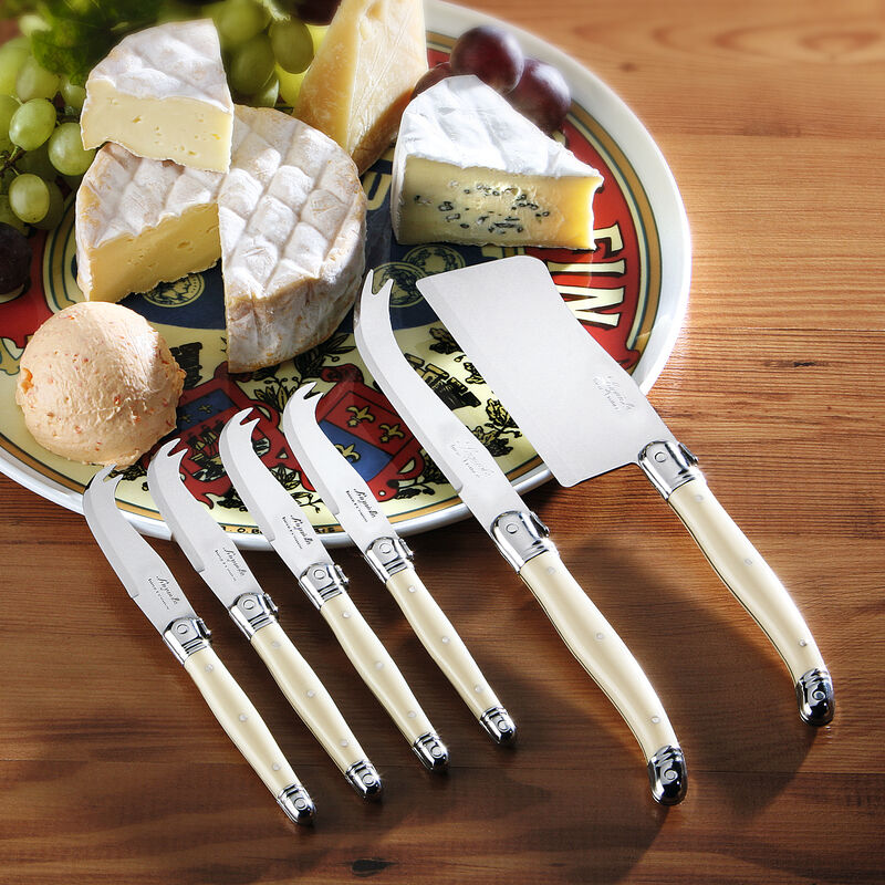 Noble et classique - le lot de couteaux  fromage Laguiole