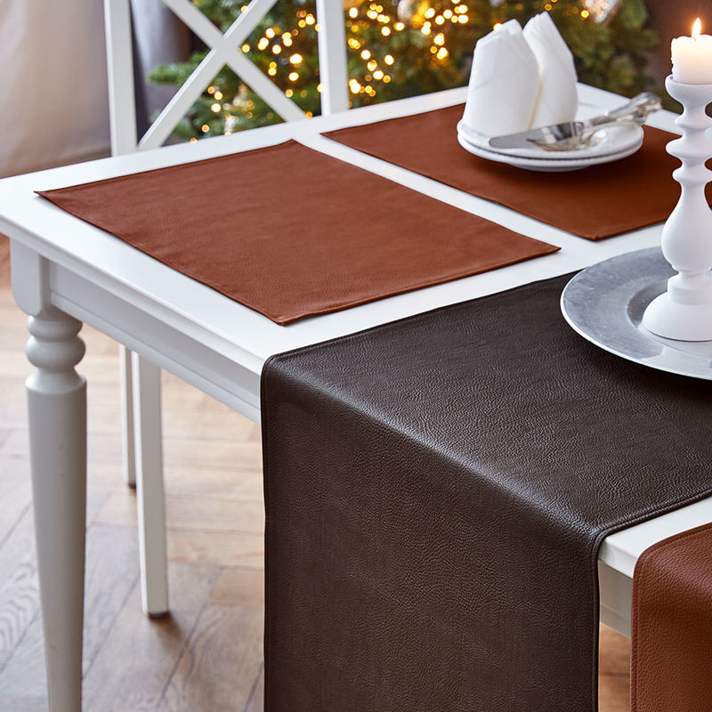 Sets  de table à l'aspect de cuir, facile à vivre, donnent une note raffinée à votre table