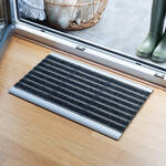 Image du produit pour 'Le paillasson profil� aluminium ne laisse aucune chance � la salet� ou � l'humidit�'