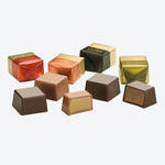 Image du produit pour 'Mlange exquis de pralines et de gaufrettes dans un oeuf de Pques dcoratif'