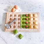 Image du produit pour 'Moule � raviolis en h�tre &ndash; 28 raviolis parfaits en une seule fois'