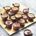 Image du produit pour 'Assortiment de choix de pralines : tasses en chocolat dclines en 4 dlicieuses varits'