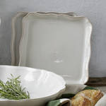Plat carré : Ravissante vaisselle méditerranéenne à décor olives et patiné