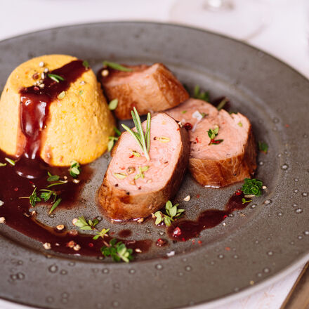 Image du produit pour ' Filet de veau sous vide, flan de carottes et sauce marchand de vin'