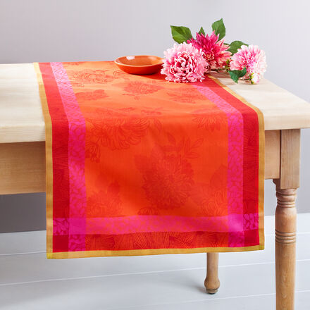 Image du produit pour 'Chemin de table floral aux contrastes lumineux'
