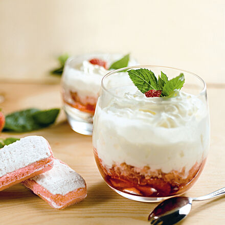 Image du produit pour 'Fraises aux biscuits roses de Reims et � la chantilly'